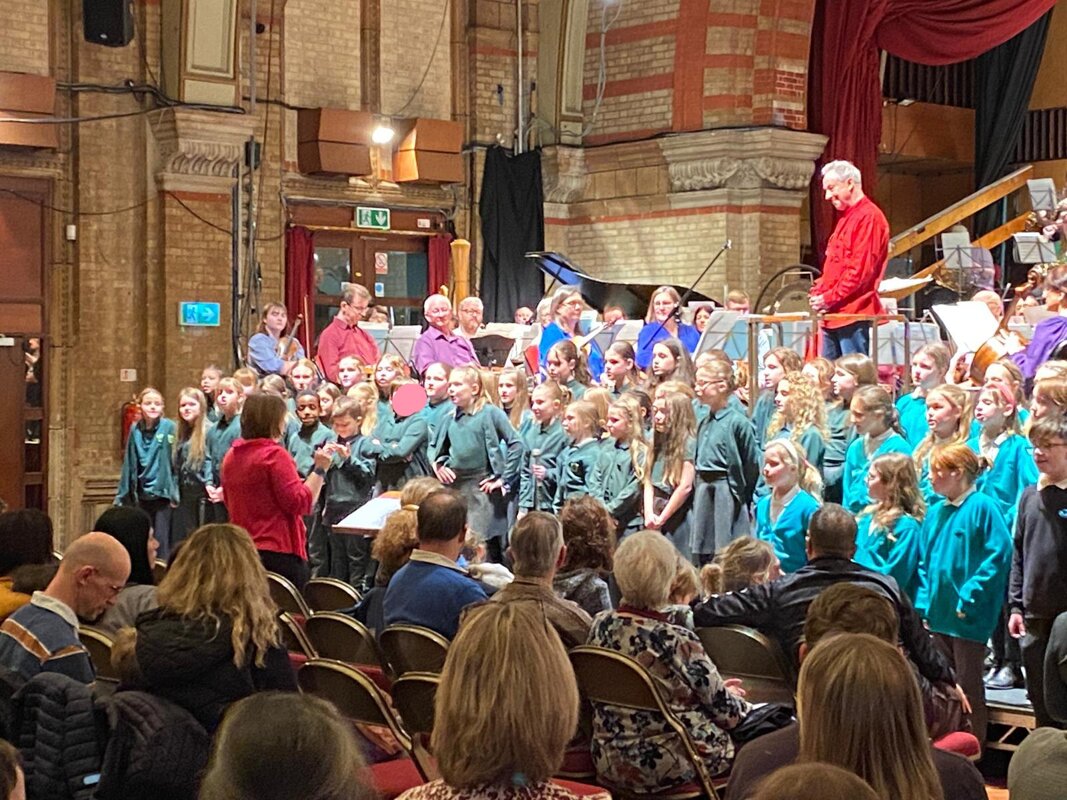 Image of Ipswich Primary School choirs perform with town’s Symphony Orchestra