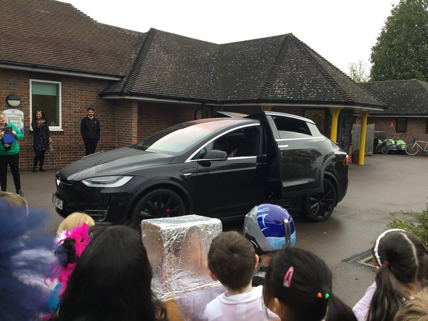 Image of Chesterton Primary : Tesla visit