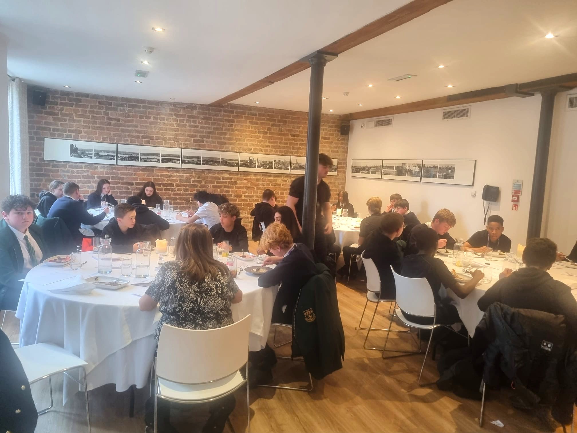 Image of Students Experience Fine Dining at The Art School