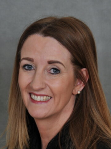 Mrs L. Cherry