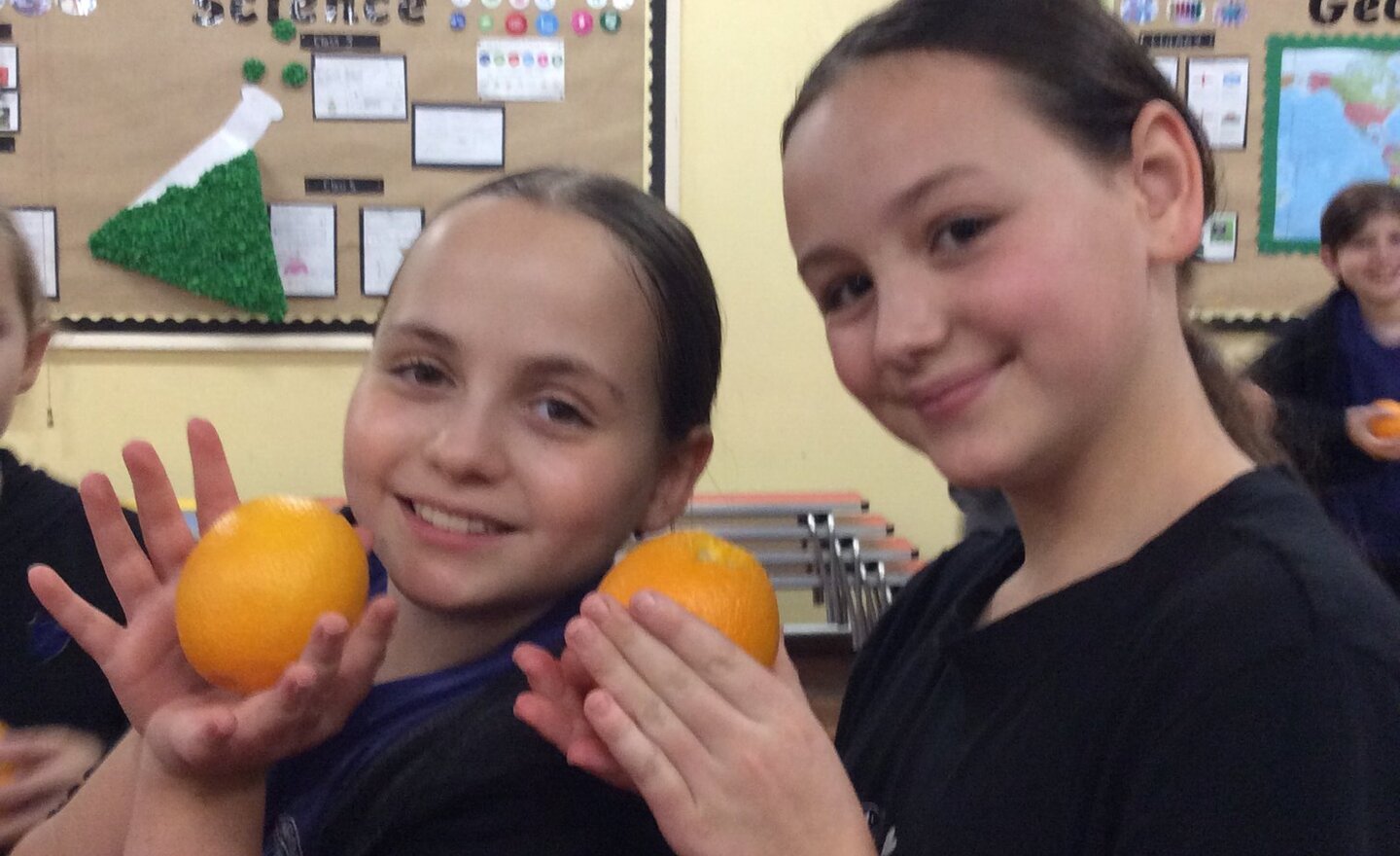 Image of Christingle making Class 4 2025