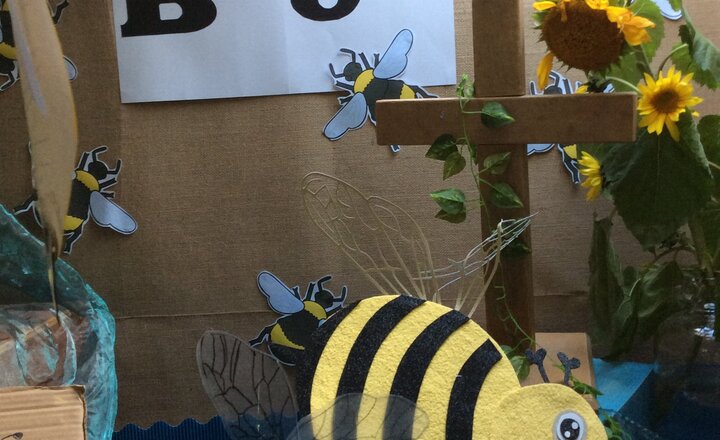 Image of And yet more bees!