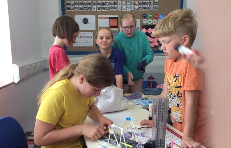 Image of Class 4 - Bridge Building