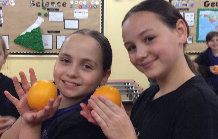 Image of Christingle making Class 4 2025