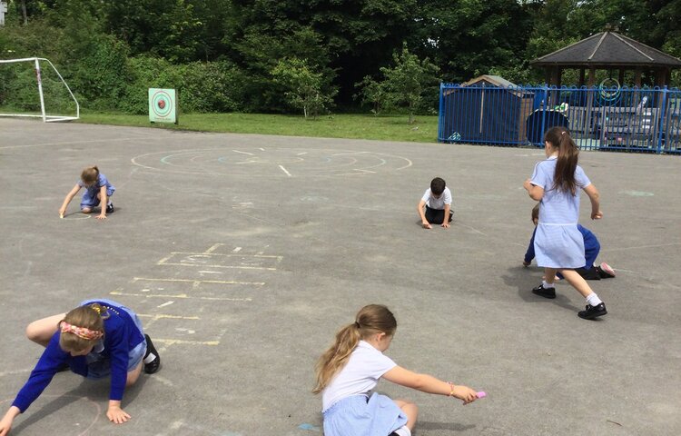 Image of Finding halves and quarters.