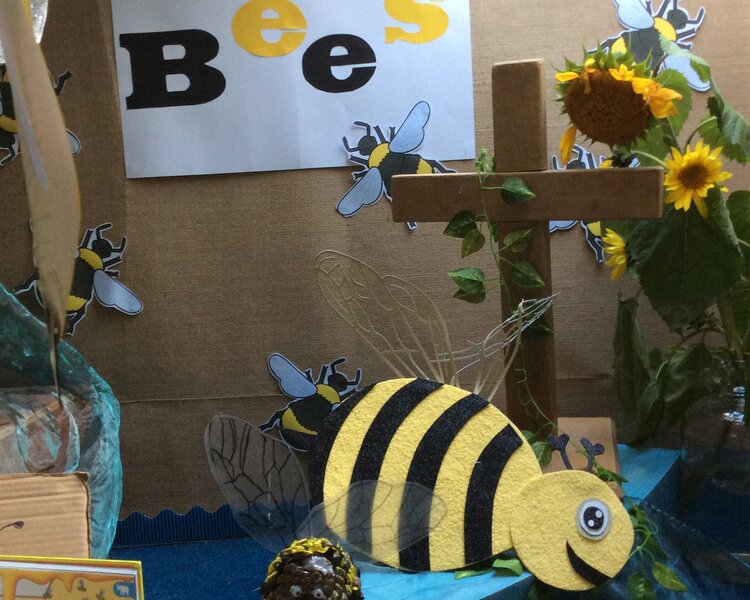 Image of And yet more bees!