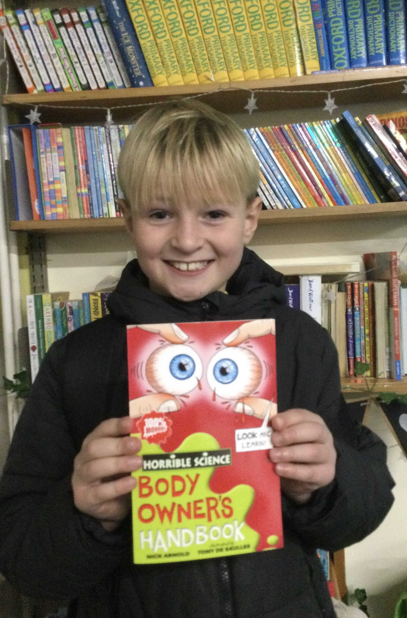 Image of 5 reads raffle winner 