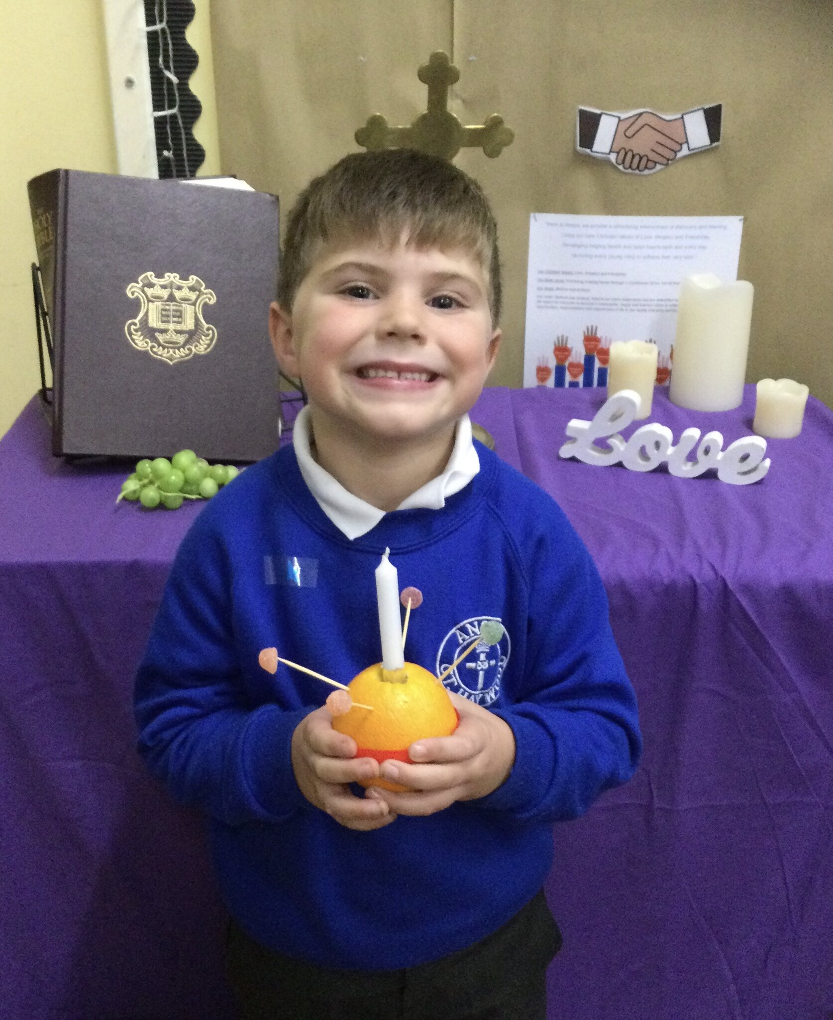 Image of Making our Christingles with our prayer partners