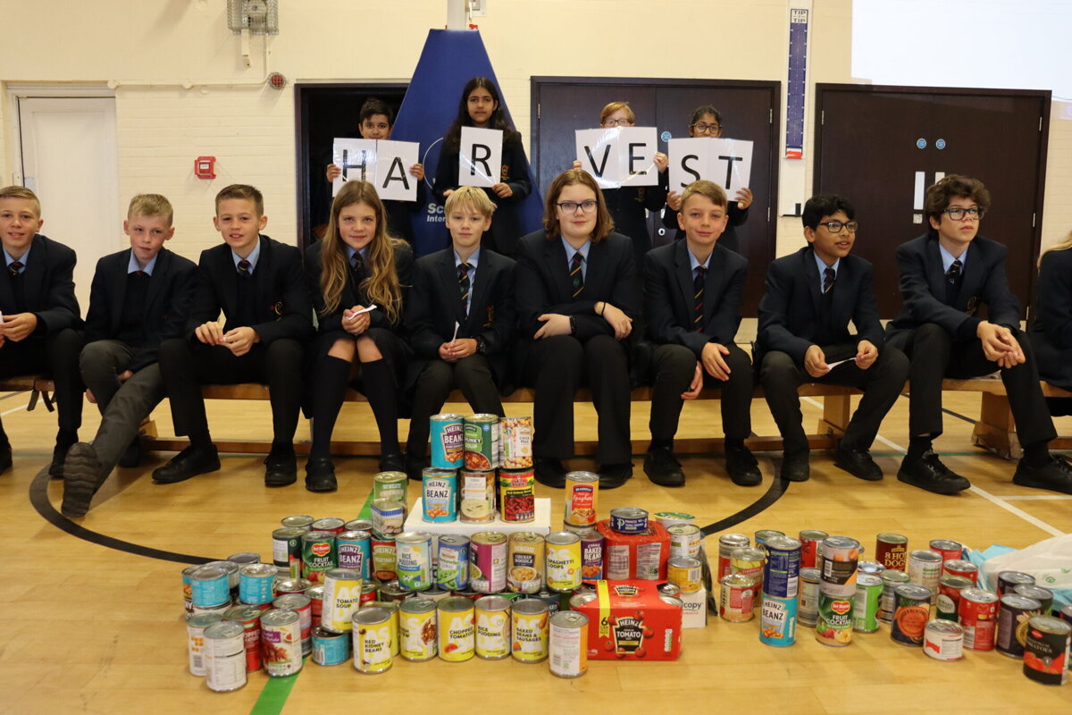 Image of 7P deliver a special Harvest worship - Shining God’s Light through Giving and Service