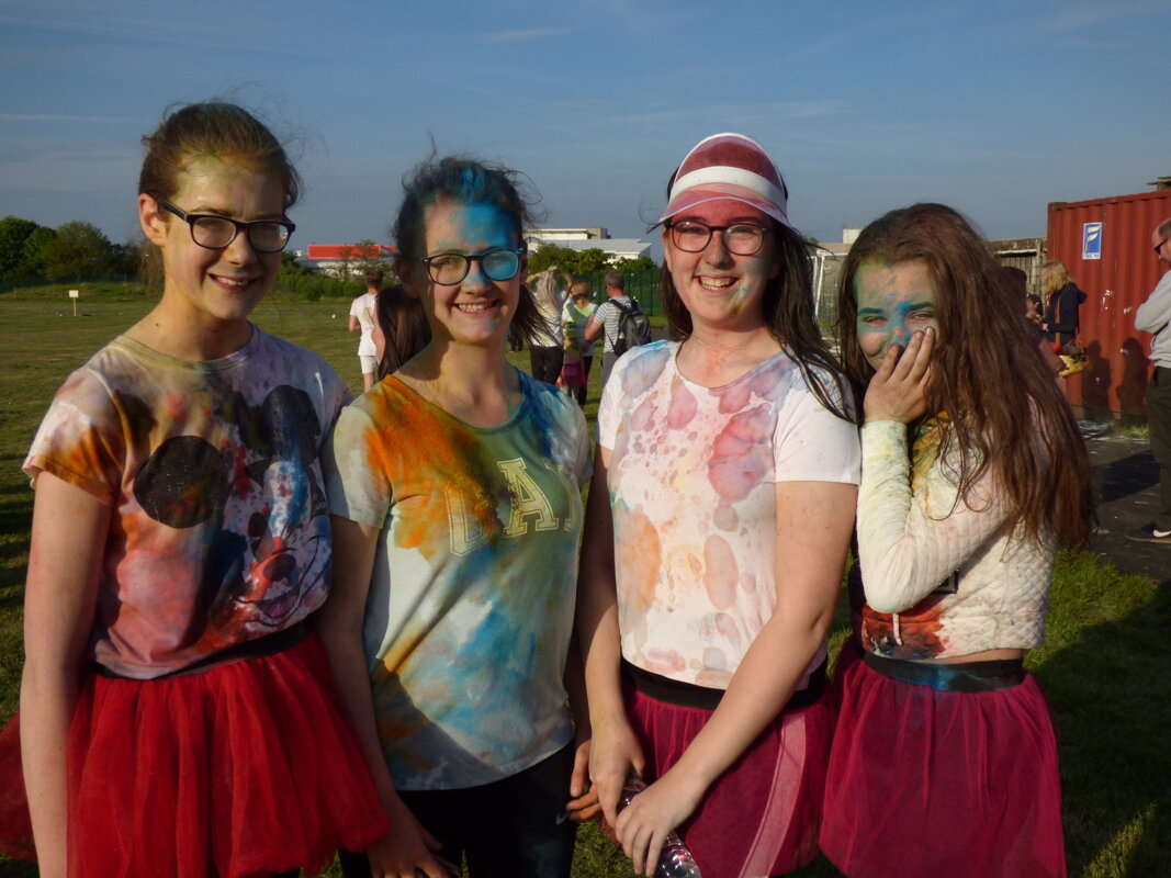 Image of Fun Runners Soak Up the Sun at the PTA Colour Dash!