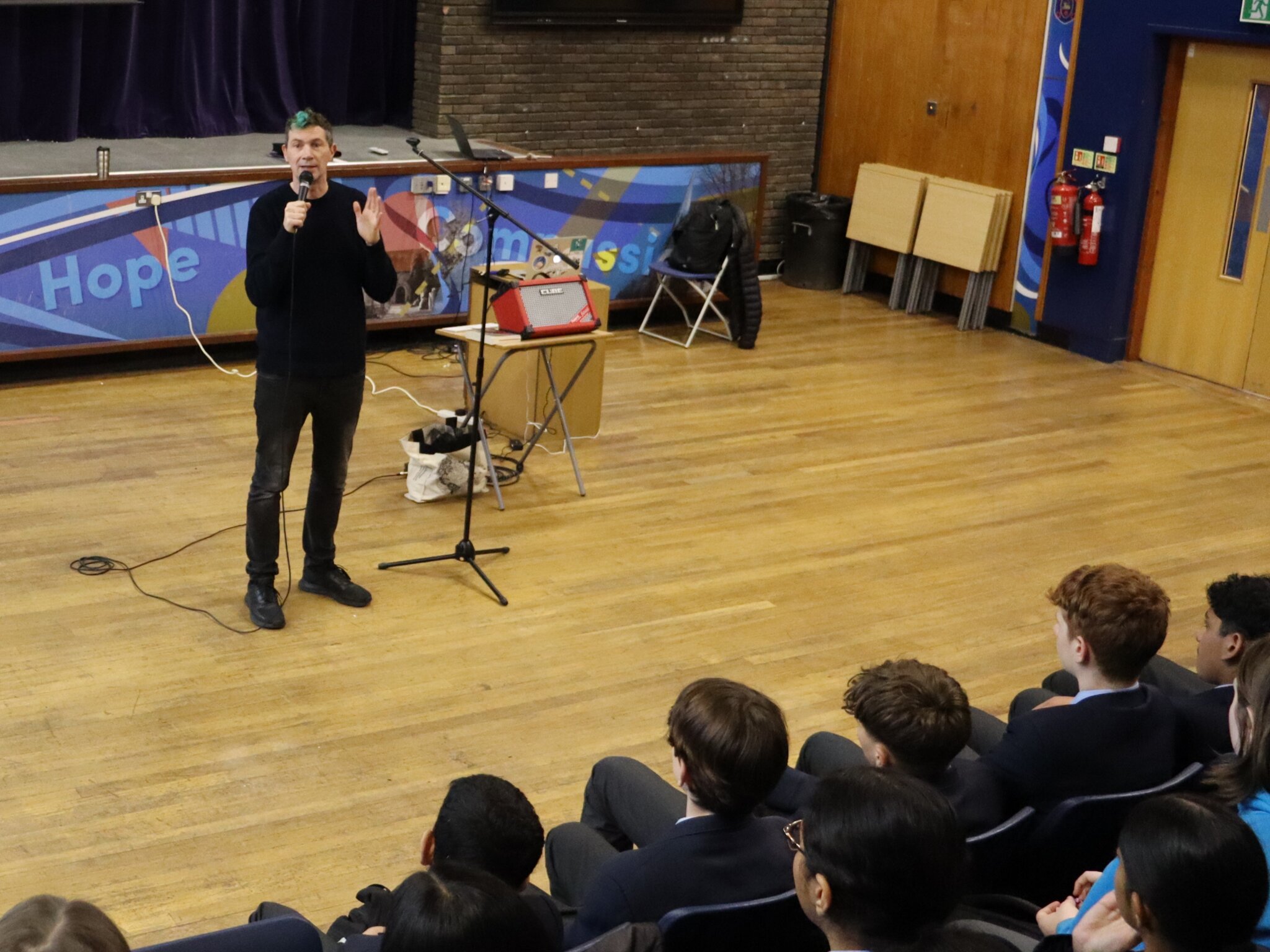 Image of Author Julian Sedgwick talks to pupils about his novels Tsunami Girl and 100 Tales from the Tokyo Ghost Café