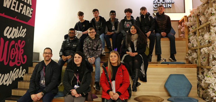 Image of IT students visit marketing agency Social Chain