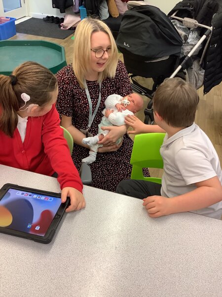 Image of Week 4 in Sycamore ! Meeting Mrs Crouch’s baby ! 