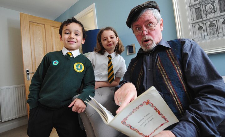 Image of Owl Class visit Storyteller at new Wedgwood development