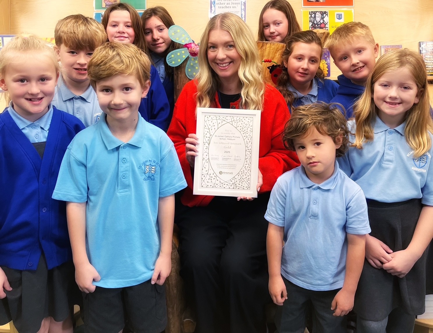 Image of Gold star for primary school in Hebburn for arts excellence