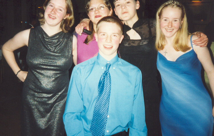 Image of Year 11 Leavers Ball Photos 2001