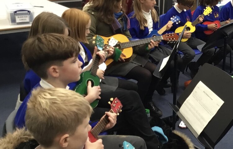 Image of Year 6 Christmas music