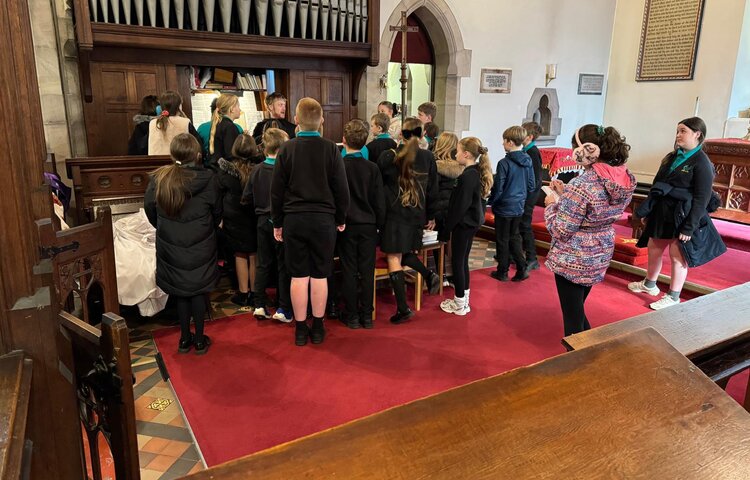 Image of Y6 Church visit