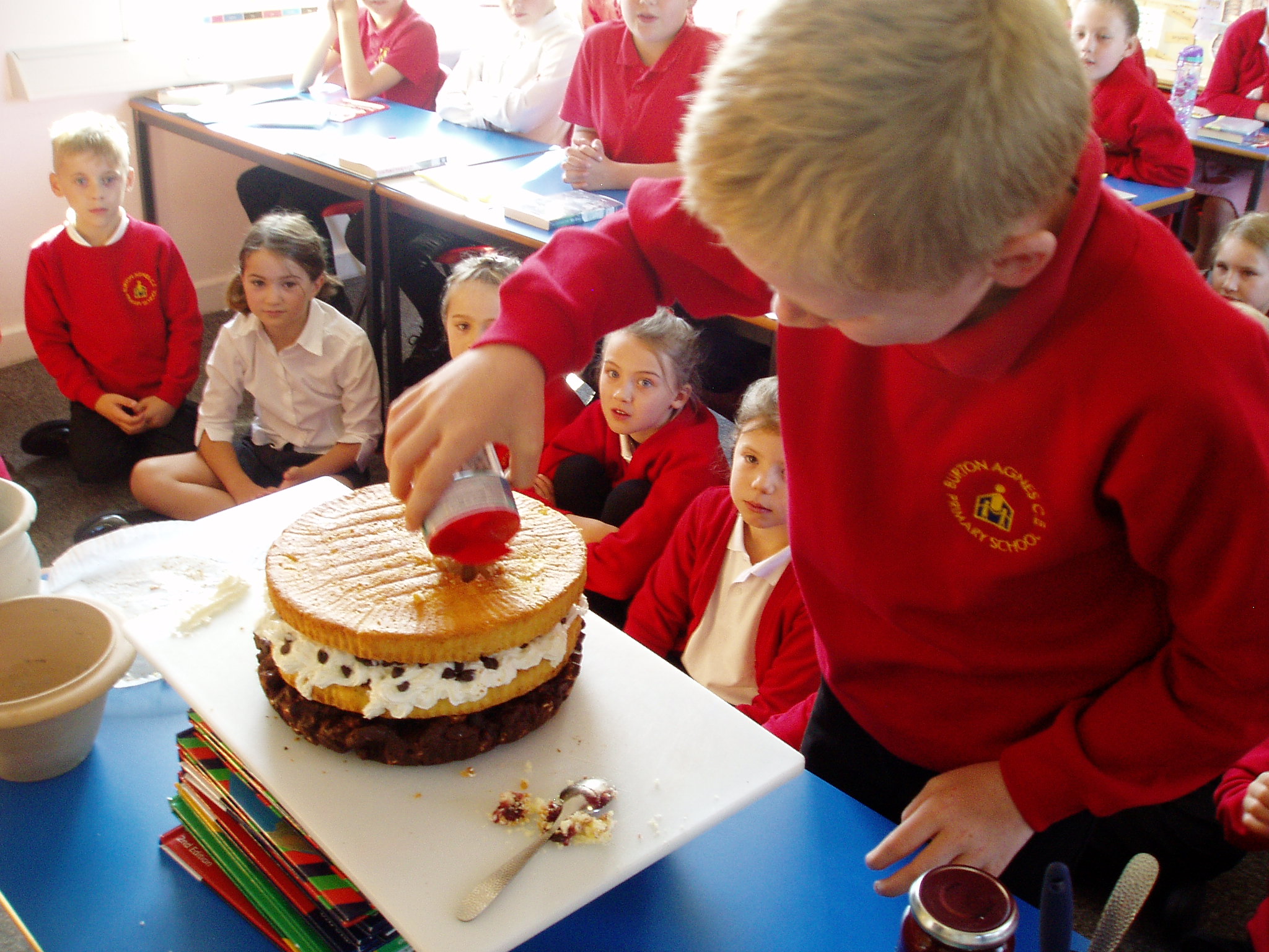 Image of Archaeologists love cake!