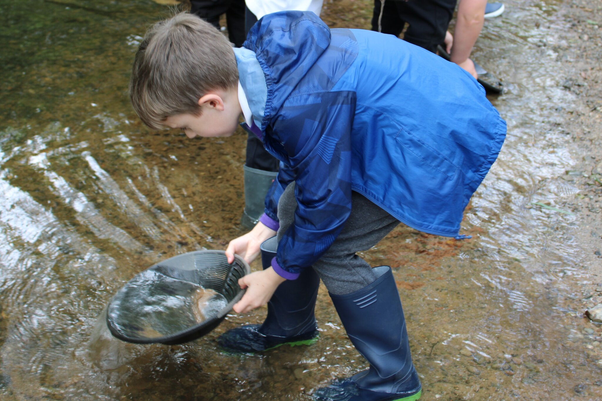 Image of Learning about rivers on Year 3 school trip