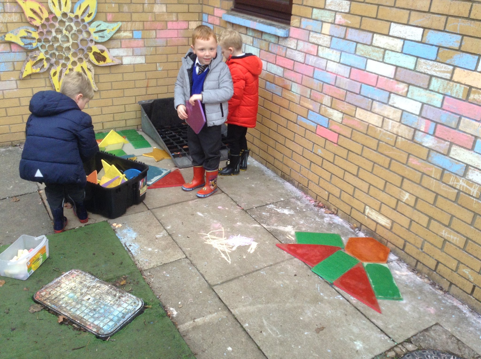 Image of Making Rangoli patterns 