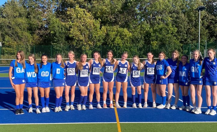 Carmel College Year 9 and 10 pupils at the High Tunstall College of Science to play competitive netball