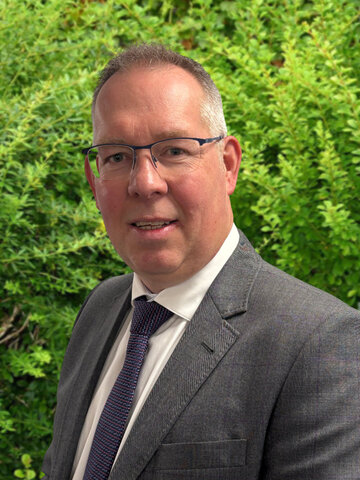 Mr G Glennon