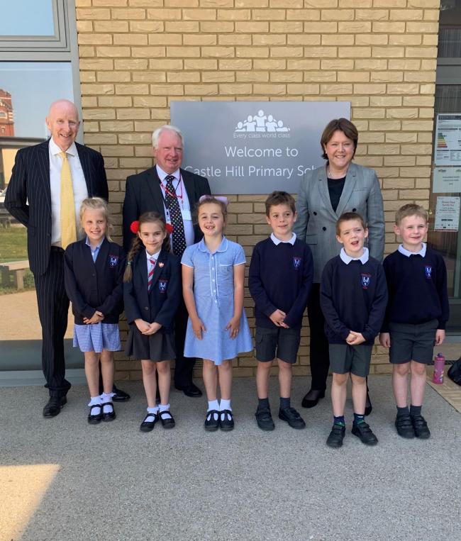 Image of MP praises Castle Hill Primary School going 'strength-to-strength' in visit