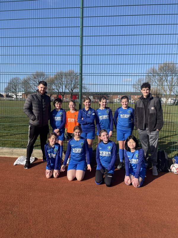 Year 6 Girls Football Chapelford Village Primary School 3287