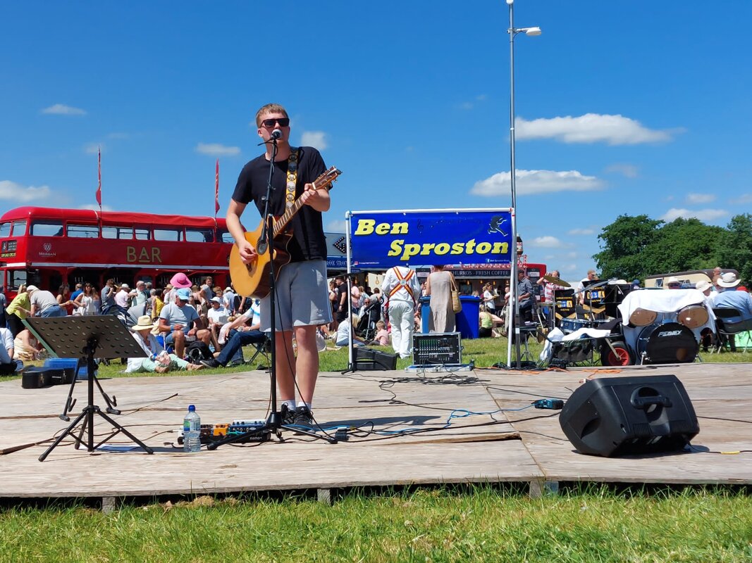 Image of Ben Entertains the Cheshire Show Crowds