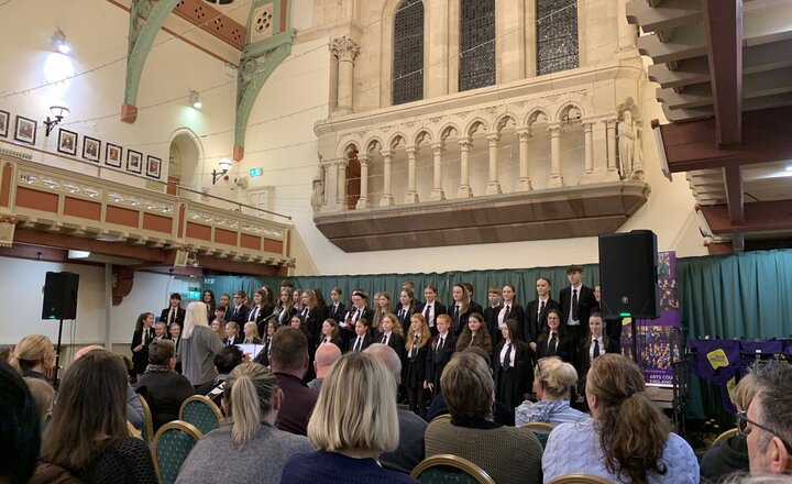 Image of 山 Choir Impresses at Town Hall Concert