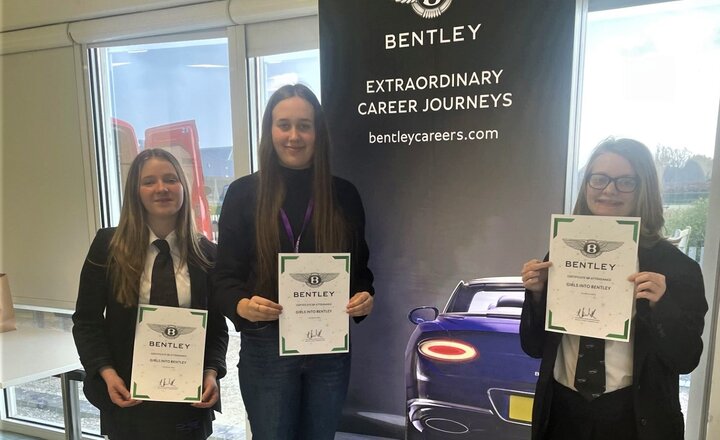 Image of Fern, Isabel and Georgie Spend a Day with Bentley