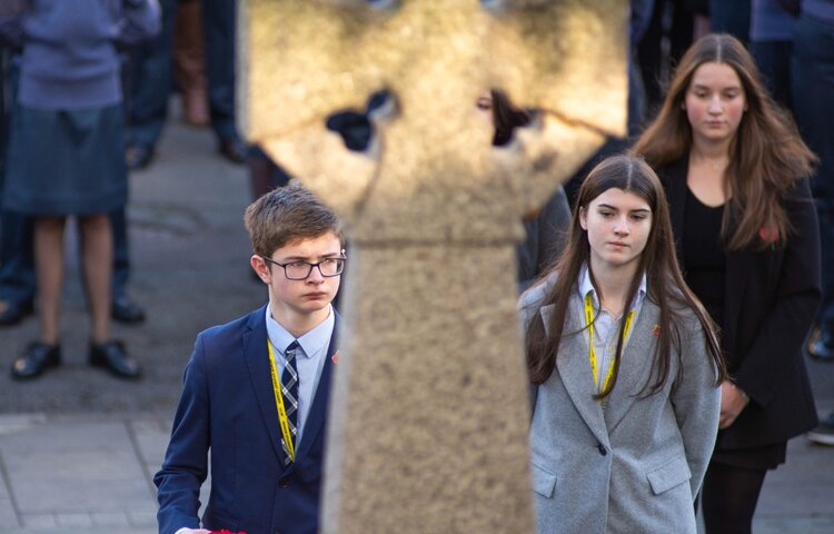 Image of Head Students Lay Remembrance Wreath