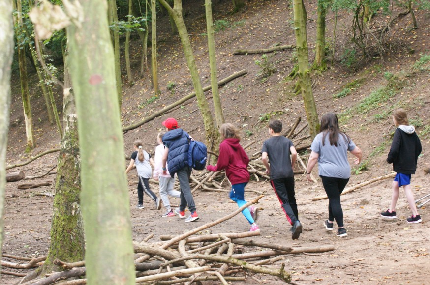 Image of Year 7 Build Teams, Friendships and Shelters at Astbury Mere