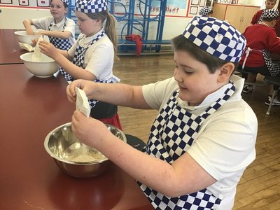 Image of Food Preparation Course Class 4