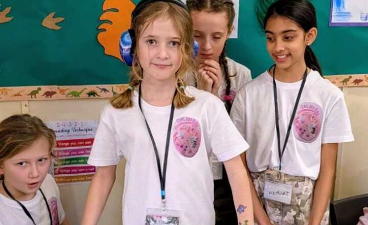 Image of 5DJ Rawrsome Dino Cafe