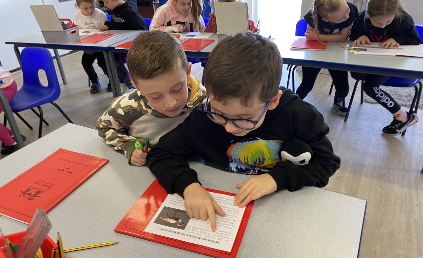 Image of Whole Class Reading in Year 3