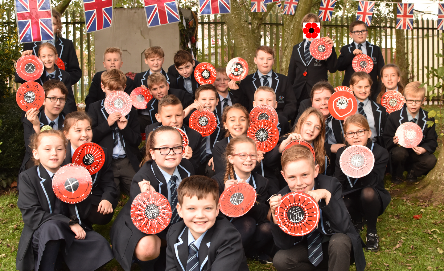 Image of Year Six visit the cenotaph!