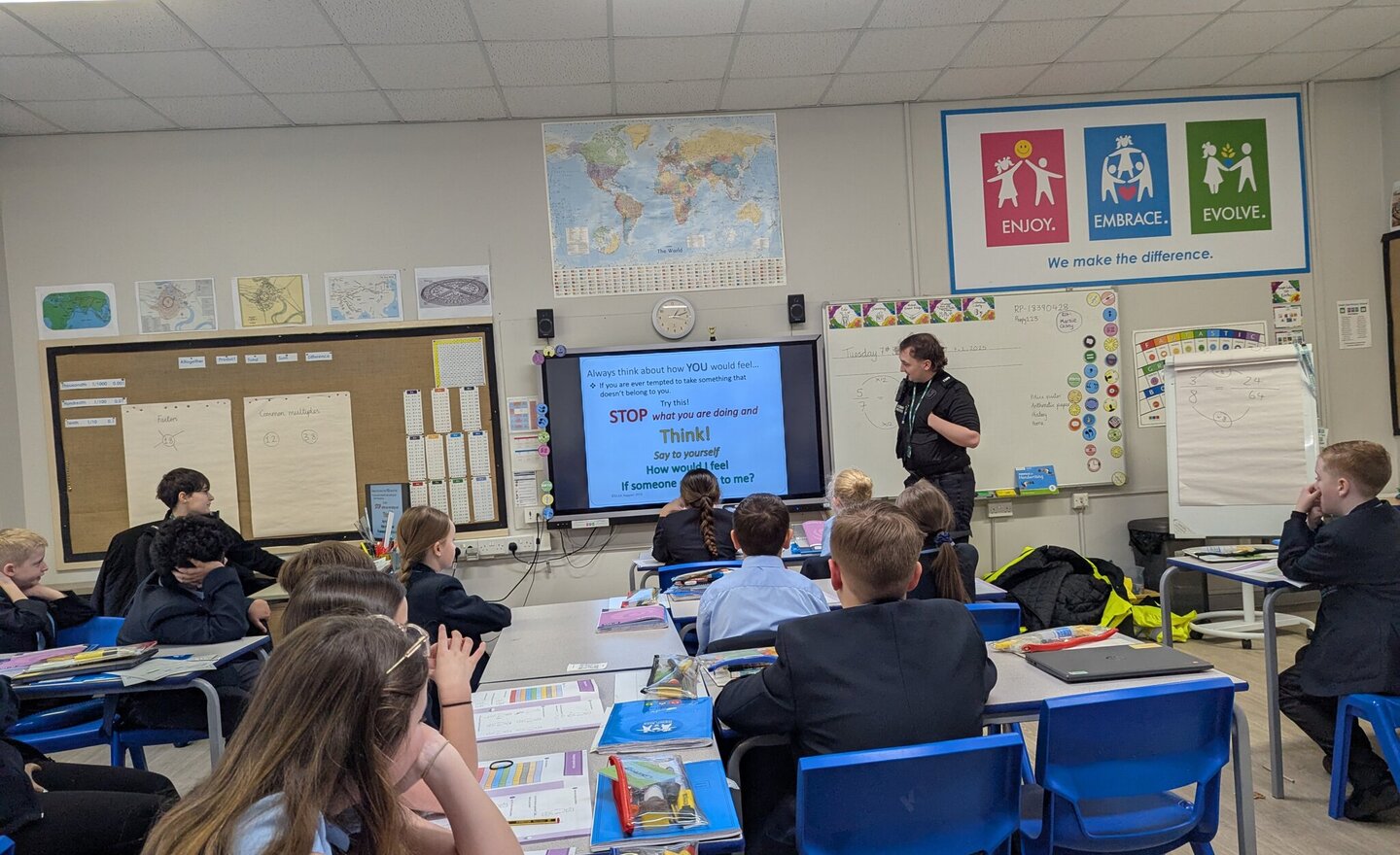 Image of PCSOs visit Y5