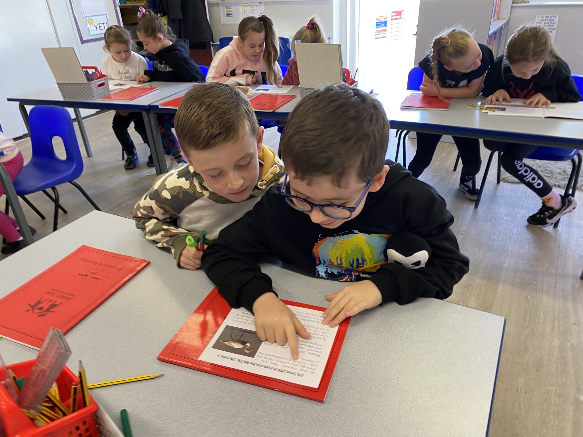 Image of Whole Class Reading in Year 3