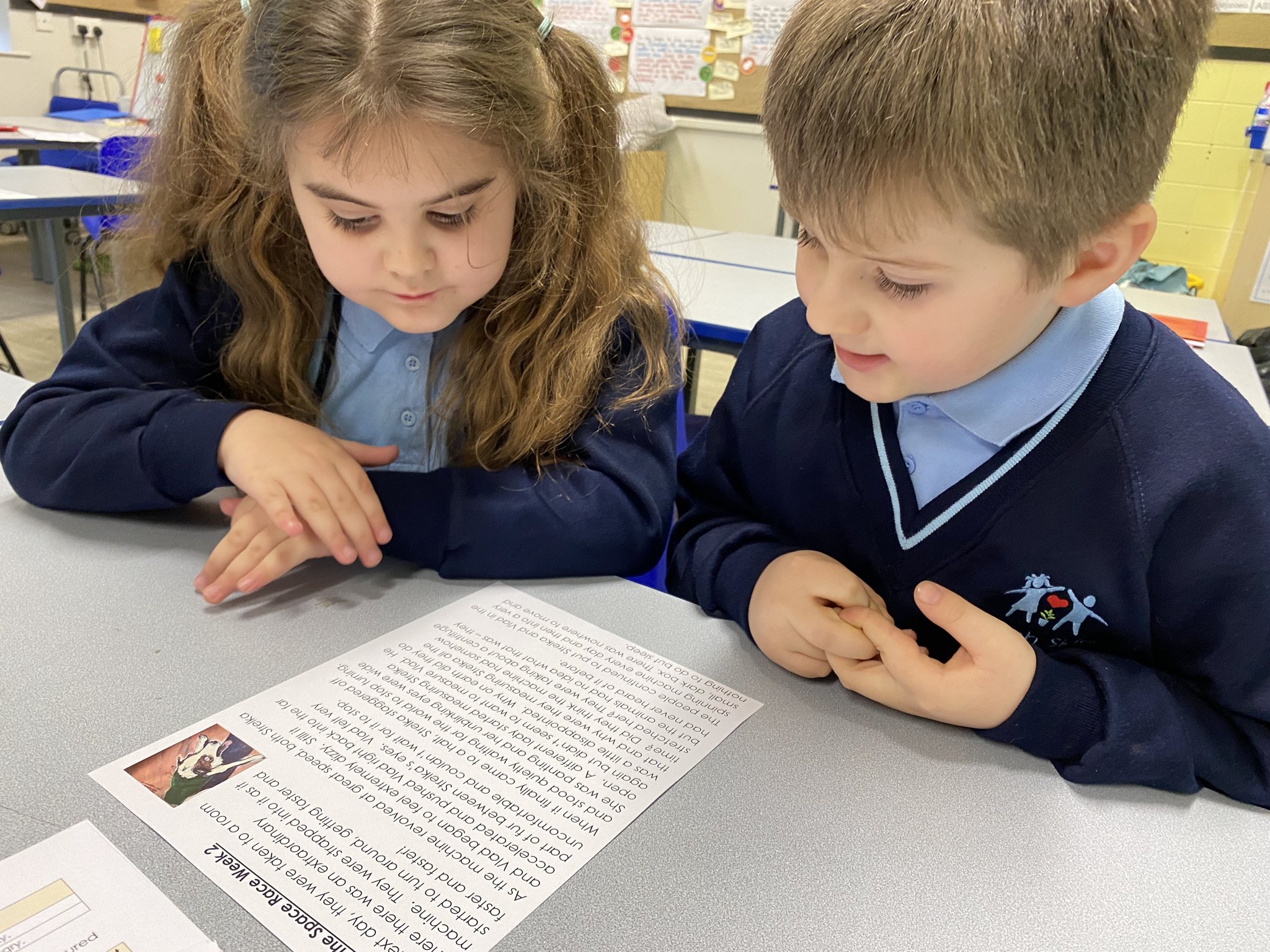 Image of Whole class reading in Year 3