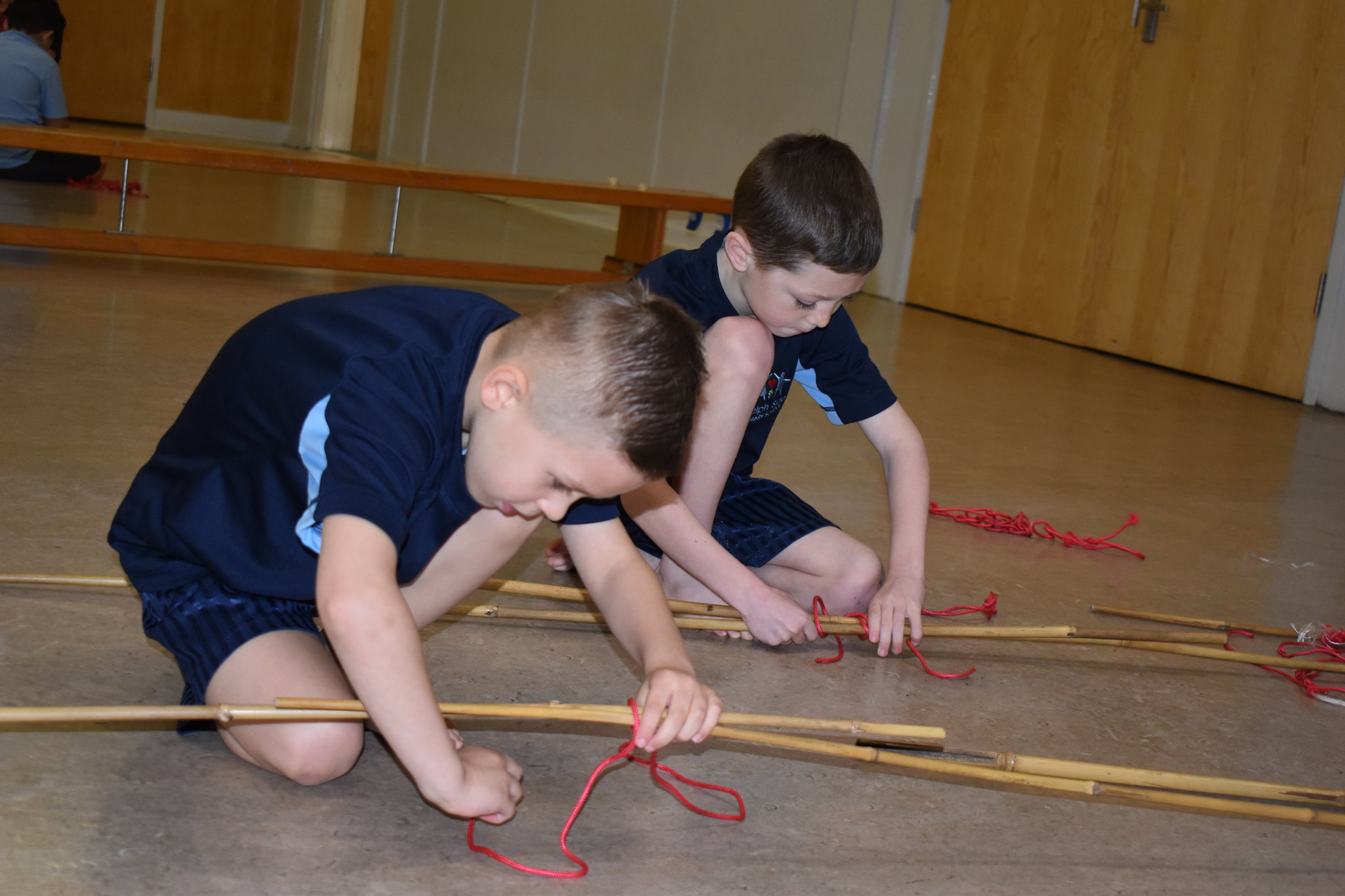 Image of Bridge building and making dens in PE