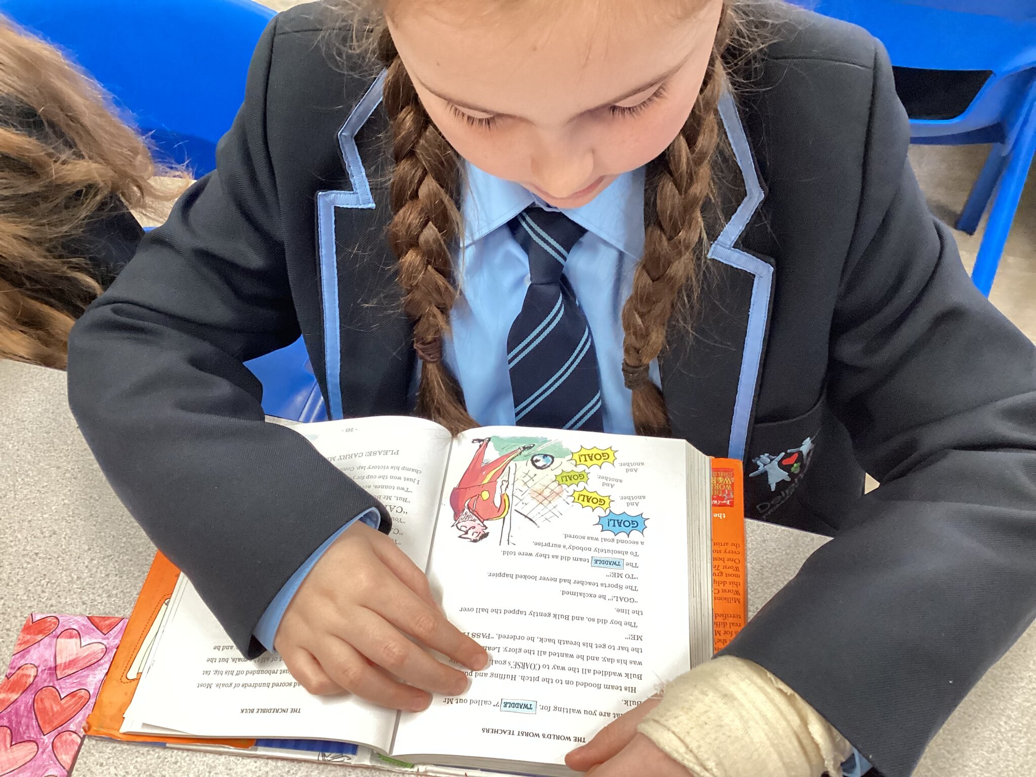 Image of Y5 enjoying their reading books