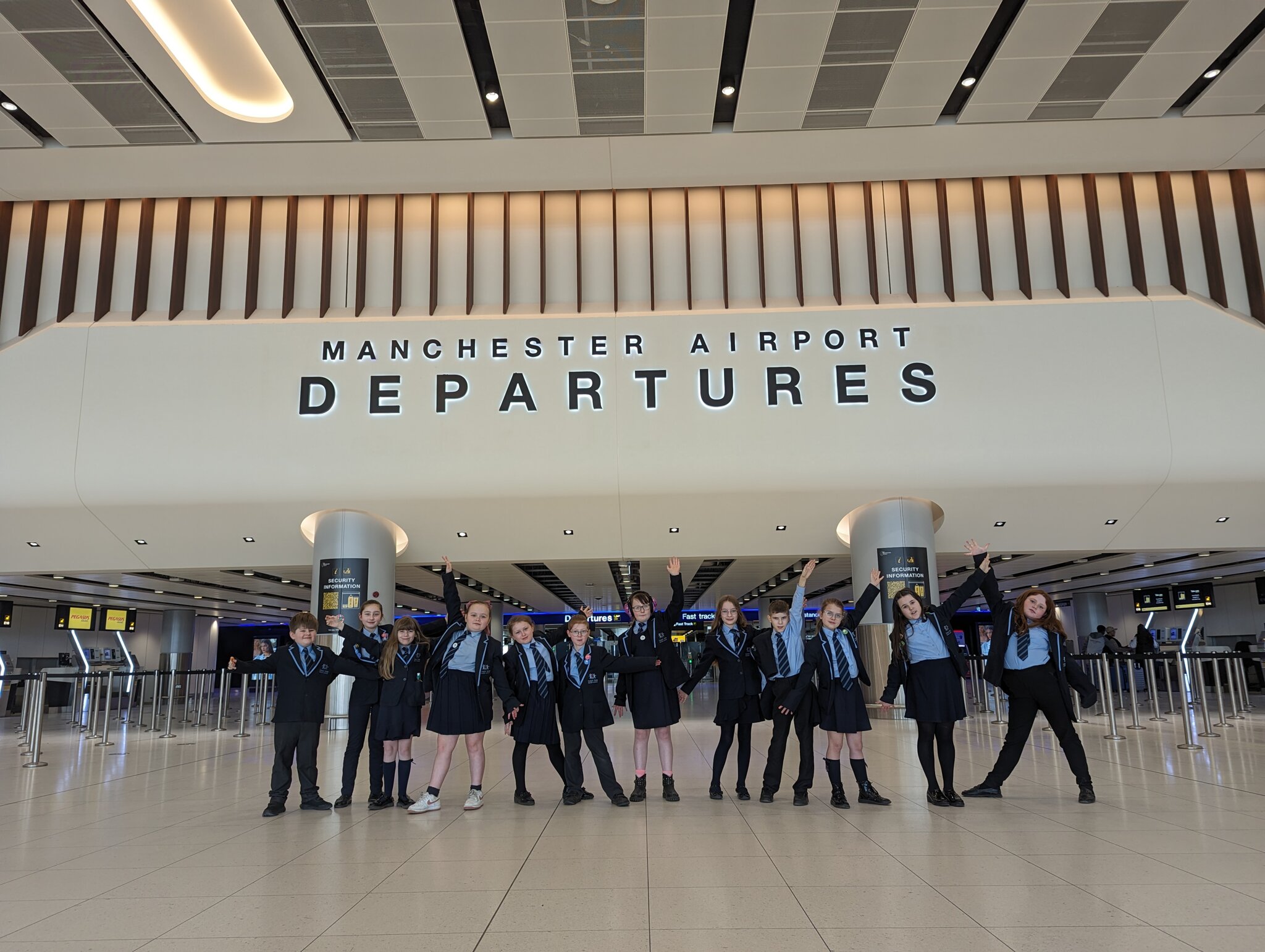 Image of Y5 visit the Runway Visitor Park