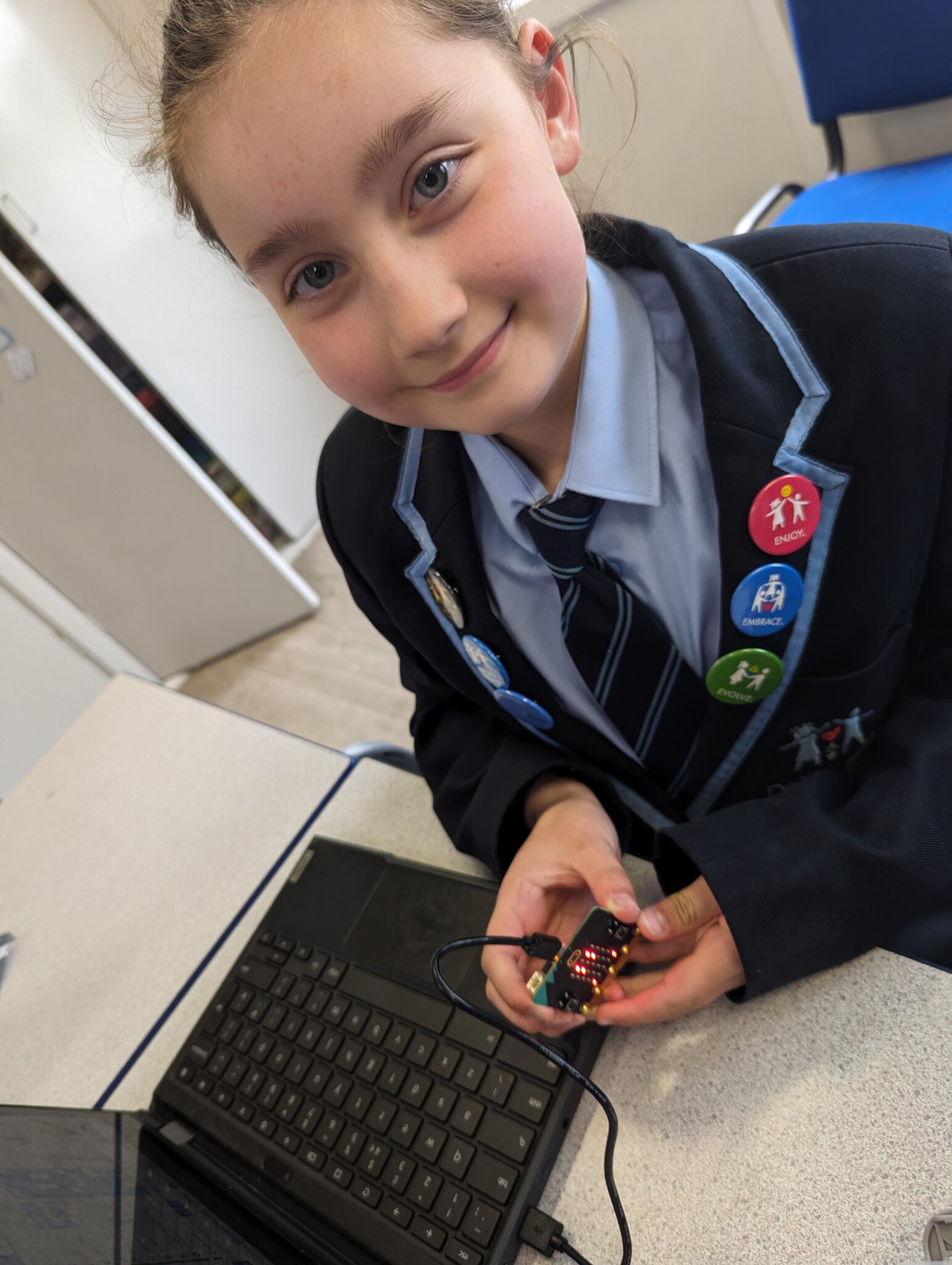 Image of Y5 use microbits!