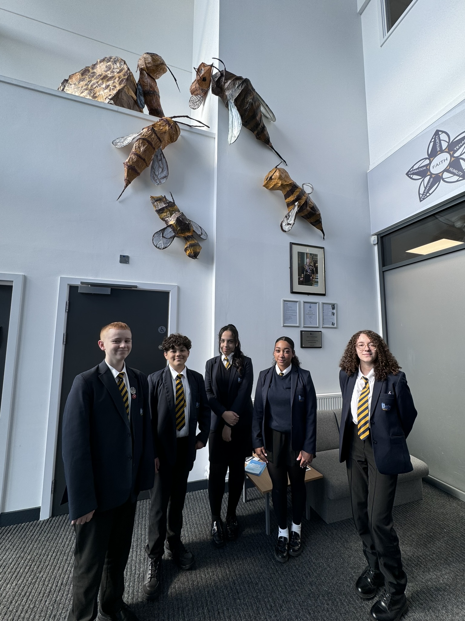 Image of Artistic pupils have plenty to 'bee' proud of with new sculpture