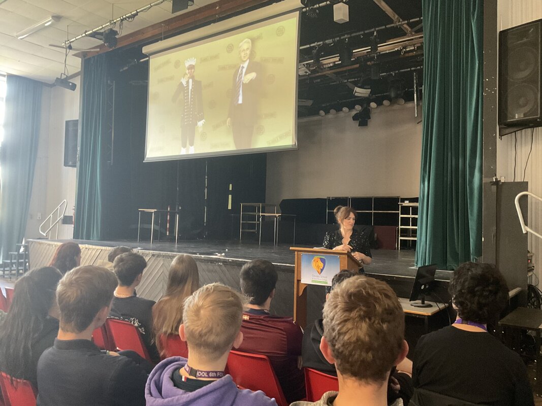 Image of A LOCAL STAR! DEVIZES SCHOOL VISITED BY BBC TV PRODUCER CAROLINE NORRIS