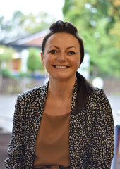 Mrs Emma Hodge
