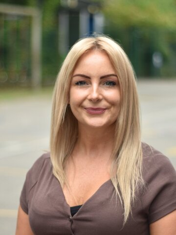 Miss N Aspinall