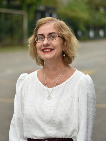 Mrs L Lovell